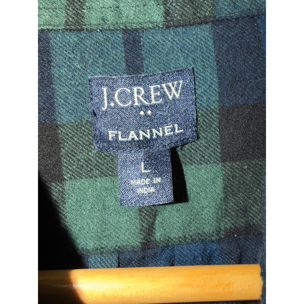 J.Crew Mens Flannel Shirt Large Navy Blue Green Black Watch Plaid Button Down - Picture 3 of 7